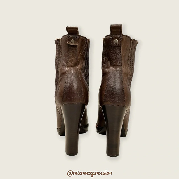 $379 Frye Donna Chelsea Dark Brown Leather Stretchy Gore Sexy Ankle Bootie Heels - Picture 7 of 13